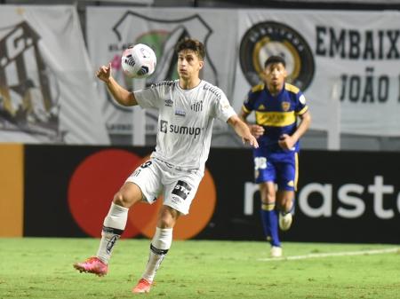 Aos 19, Gabriel Pirani comemora camisa 10 do Santos na Copa Sul-Americana