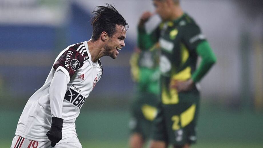 Michael marca ainda na primeira etapa gol da vitória rubro-negra