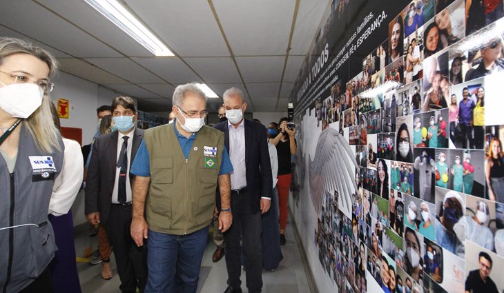 O ministro da saúde Marcelo Queiroga visitou o Hospital Regional de Mato Grosso do Sul (HRMS) e conheceu a estrutura de um dos maiores hospitais