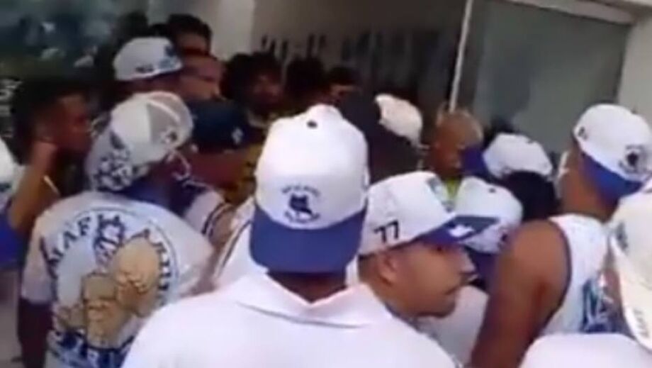 Integrantes da própria torcid organizada gravaram vídeos mostrando a invasão