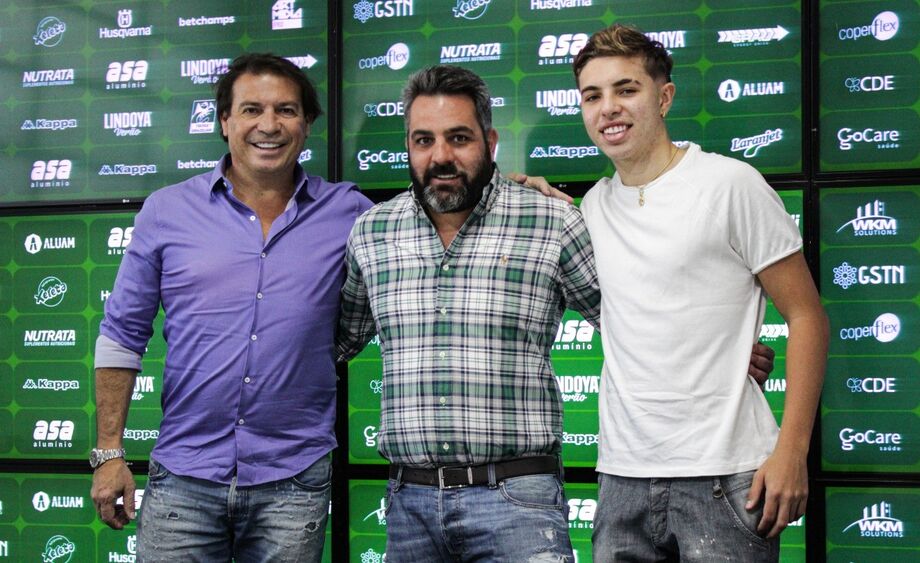 Filho de Luizão, atacante pentacampeão com o Brasil, reforça sub-17 do Guarani