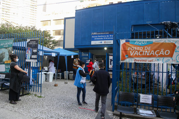 Posto de vacinação contra a covid-19 em São Paulo