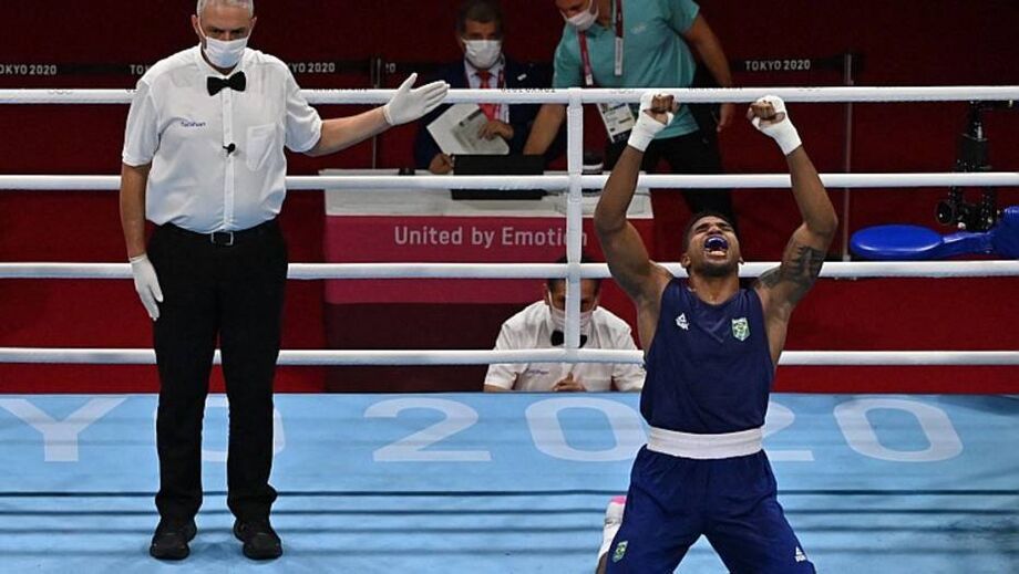 Abner Teixeira comemora vaga na semifinal olímpica em Tóquio