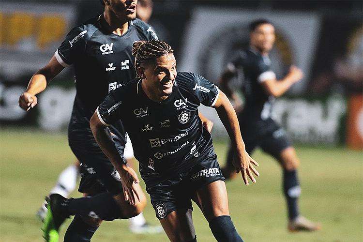 Gedoz fez os dois gols da vitória do Remo sobre a Ponte Preta