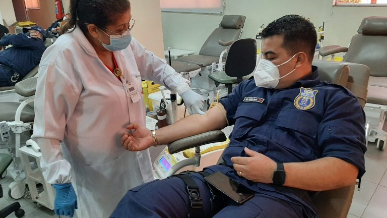 Servidores da Guarda Municipal Metropolitana doam sangue em ação social