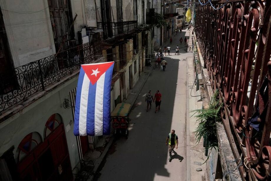 Cuba realizou mudanças econômicas ao longo dos anos, mas ainda não conseguiu uma estrutura que permitisse a independência da ajuda de outros países