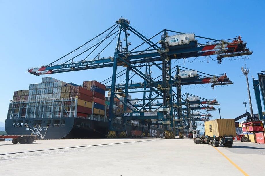 No Focus divulgado nesta segunda-feira, a projeção para a produção industrial de 2021 foi de alta de 6,30% para 6,29%