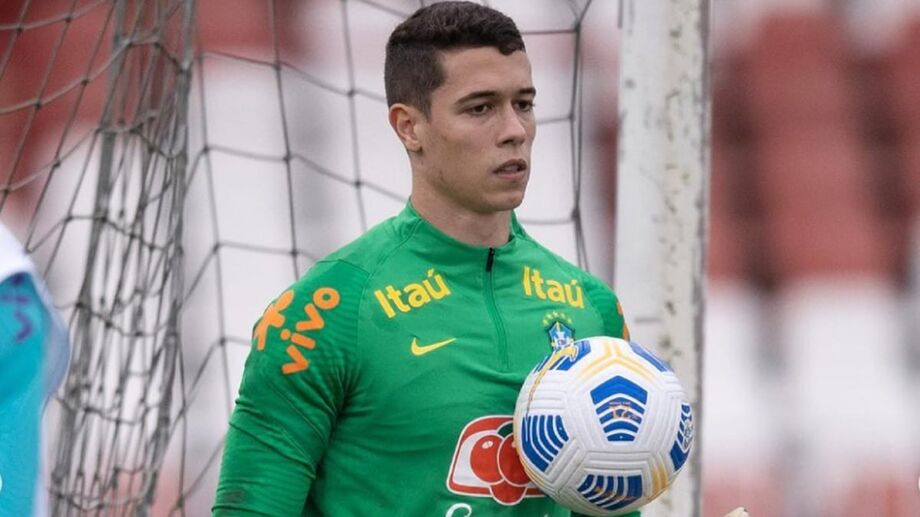 Goleiro Brenno, jogador da seleção masculina de futebol do Brasil