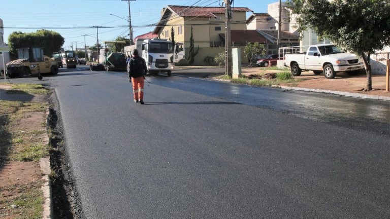 Do contrato de 35 km de recapeamento em andamento, falta concluir 13 km