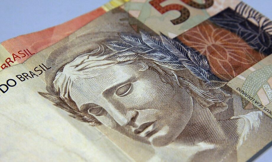 A norma altera o Código de Defesa do Consumidor e o Estatuto do Idoso