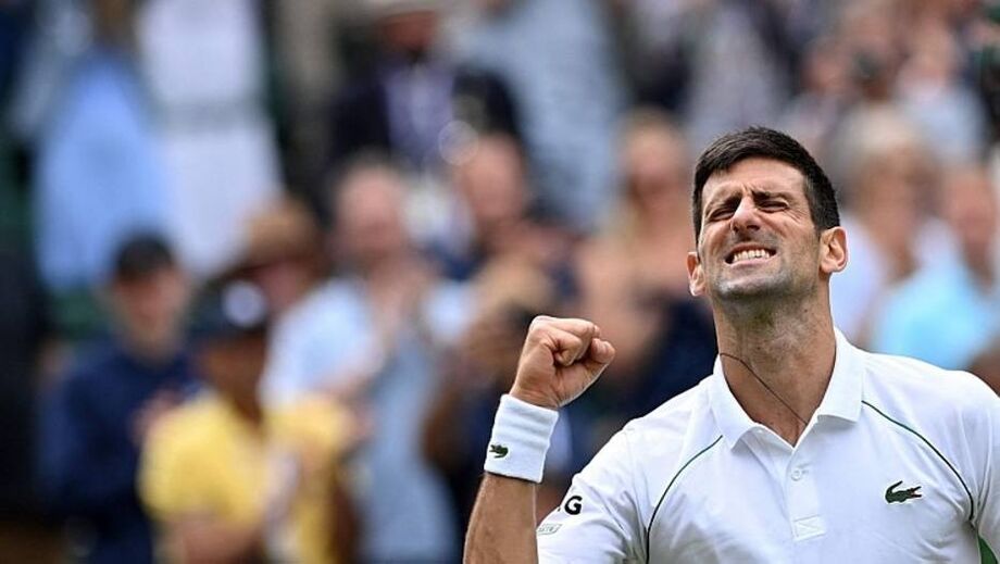 Novak Djokovic comemoram vitória sobre Cristian Garin