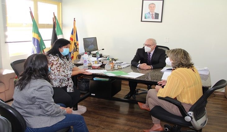 O convênio foi firmado com a Faculdade Estácio de Sá, que visa oferecer graduação na modalidade à distância