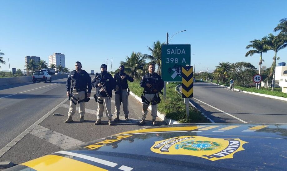 A polícia chegou ao local no início da manhã