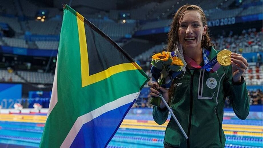 Tatjana Schoenmaker bate recorde nas água de Tóquio