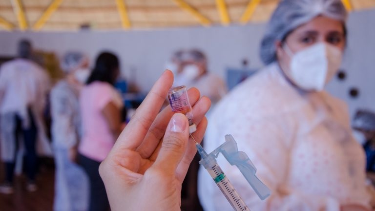 Desde o dia 19 de janeiro, o Município aplicou mais de 726 mil doses de vacinas contra a Covid-19