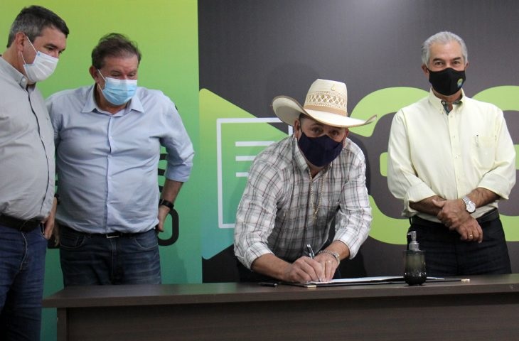 Cada parlamentar recebeu uma cota de R$ 1,5 milhão