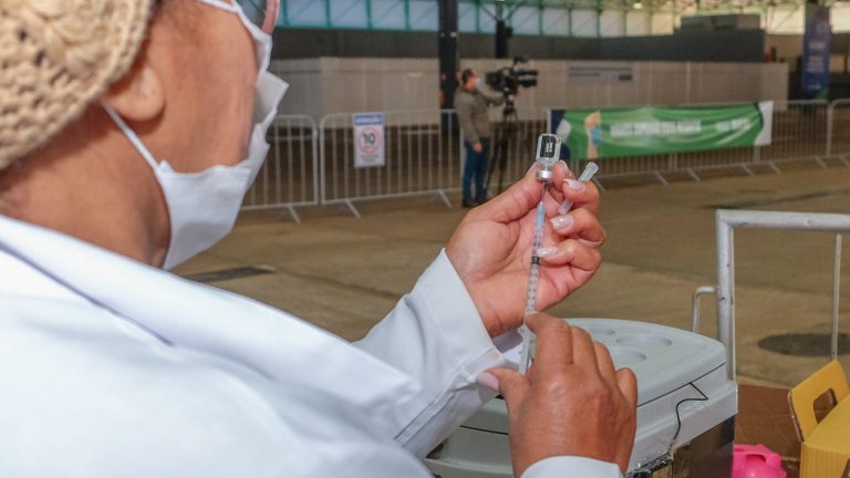 Espírito Santo, Maranhão, Mato Grosso do Sul, Pernambuco e Santa Catarina já decidiram antecipar a aplicação da 2ª dose da vacina contra a covid-19 da AstraZeneca
