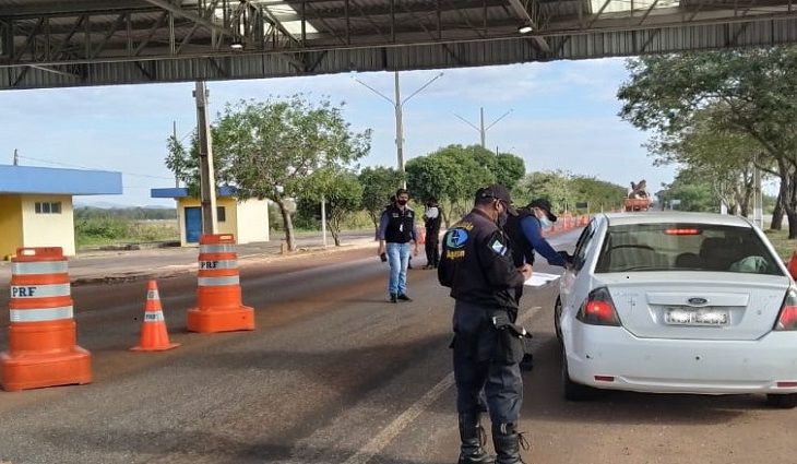 Automóveis particulares atuando ilegalmente no transporte intermunicipal também foram alvo de fiscalização na região pantaneira