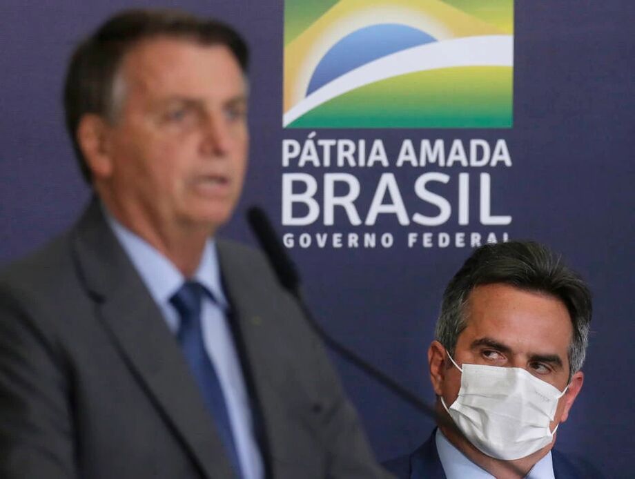 O presidente da República, Jair Bolsonaro, com o novo ministro da Casa Civil, Ciro Nogueira