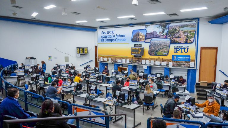 Os contribuintes podem contar com o desconto de até 100% dos juros ou podem dividir os débitos em 12 vezes, com desconto de 30%