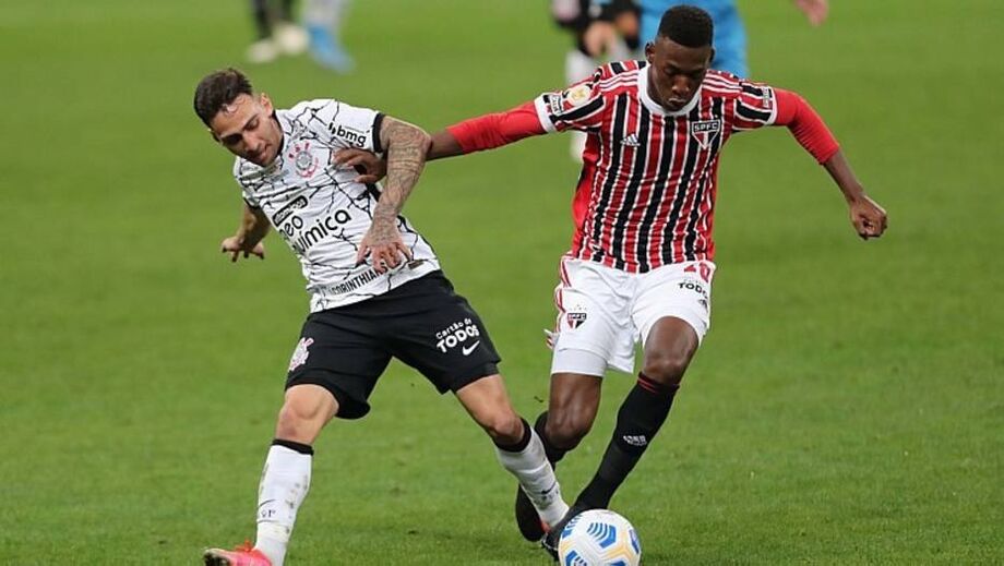 Corinthians e São Paulo não saem do 0 a 0 em Itaquera