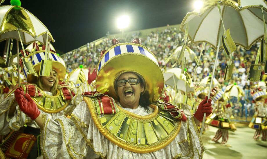 Com vacinação completa, Rio poderá ter carnaval em 2022, diz Paes