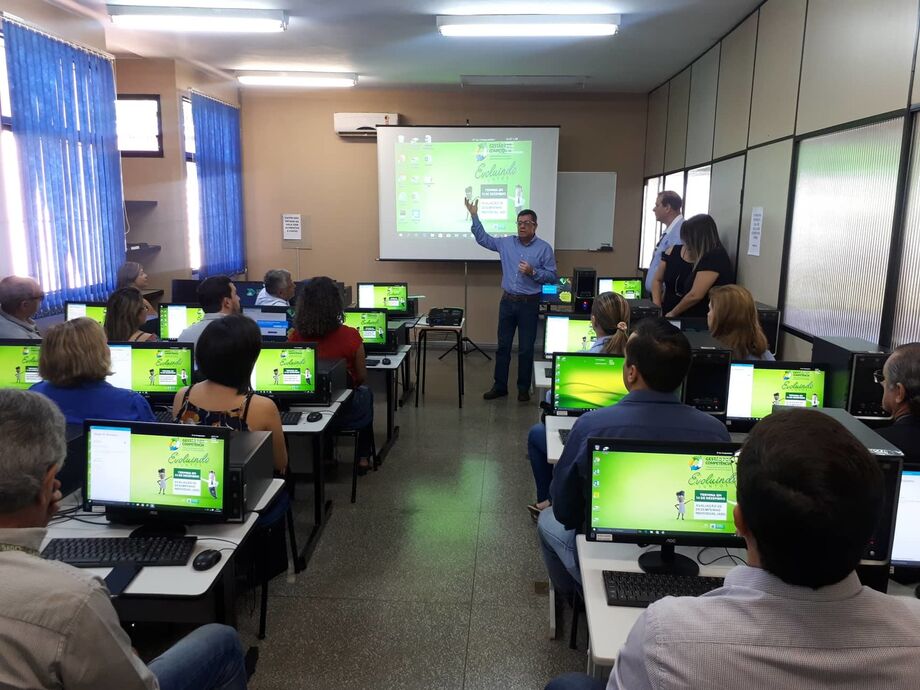 Escolagov divulga pontuação de candidatos em processo seletivo para credenciamento de profissionais