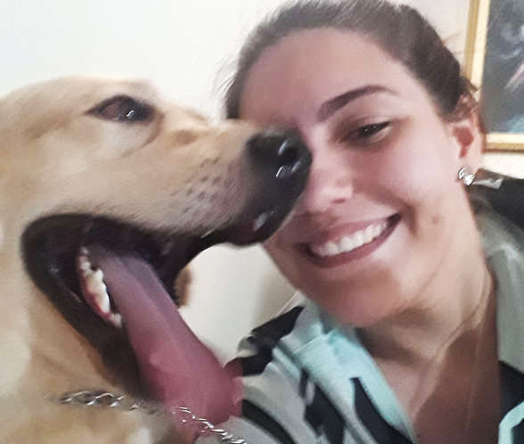A estudante Amanda Oliveira, 22, decidiu castrar seu cãozinho labrador de um ano e cinco meses no começo do ano