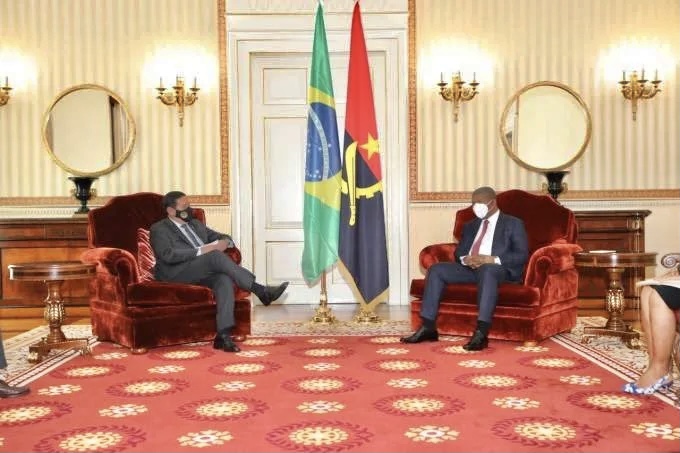 Mourão confirmou ao Estadão que esteve com o presidente de Angola, João Lourenço, na semana passada, e que tratou diretamente do assunto, atendendo a um pedido expresso de Bolsonaro