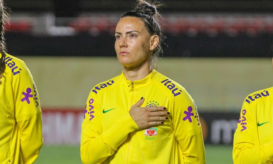 Jucinara em estreia na seleção após doença grave