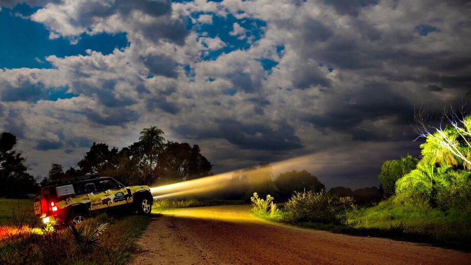 Aliada à luta pela conservação ambiental, a Land Rover entregou mais 2 (dois) Novos Defender e 2 (dois) Defender antigos, restaurados pela própria montadora