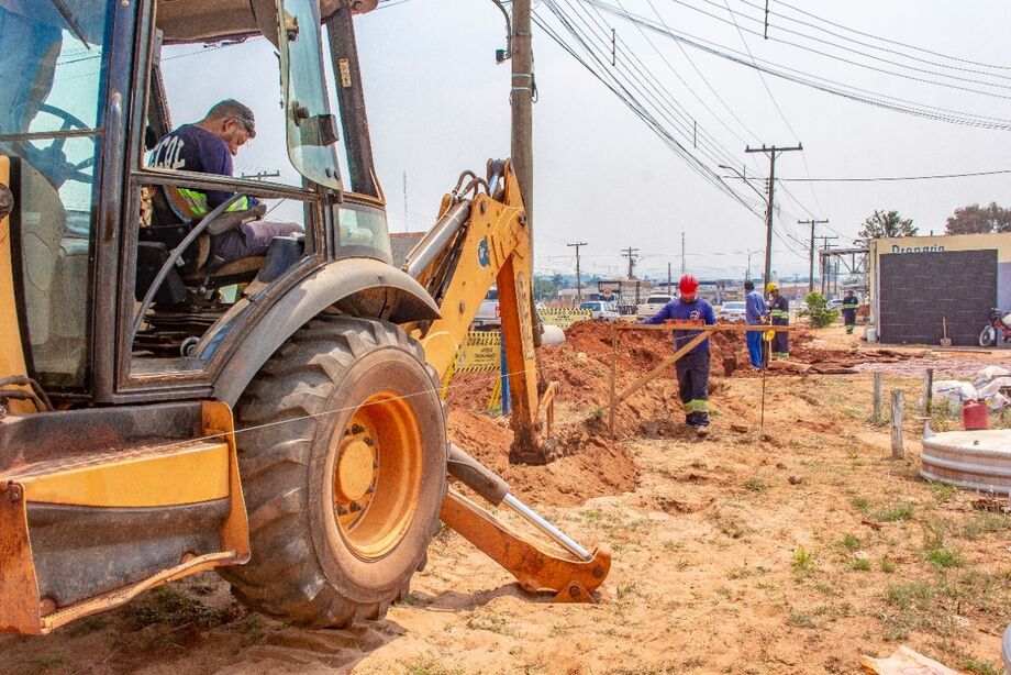 Obras de esgoto no município de Santa Rita do Pardo