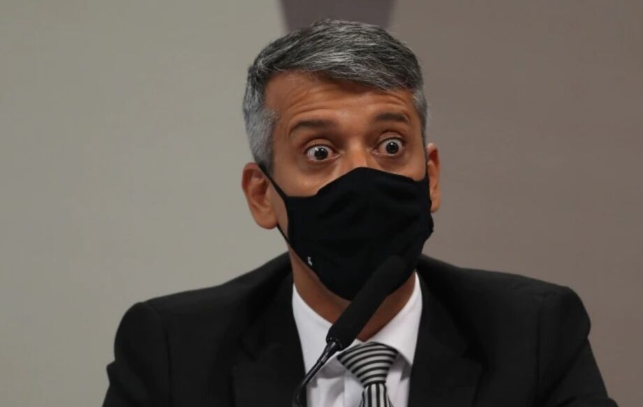 O ex-diretor de Logística do Ministério da Saúde, Roberto Ferreira Dias, durante depoimento à CPI