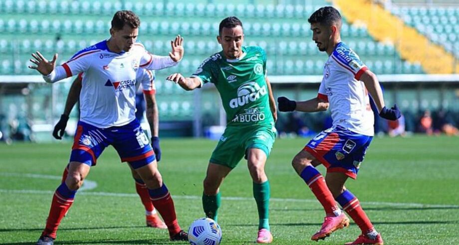 Bahia vence a Chapecoense em Santa Catarina