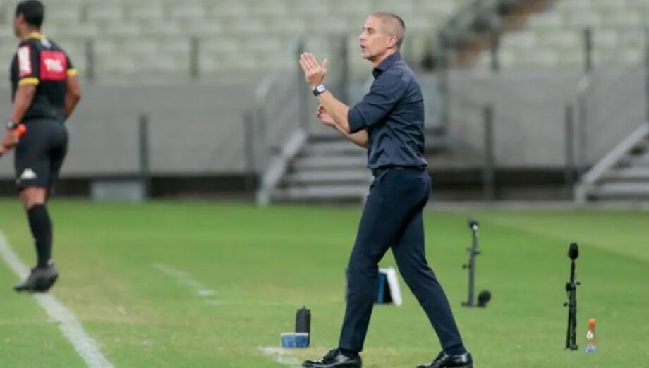 Sylvinho, técnico do Corinthians