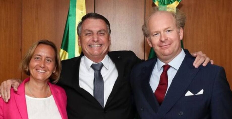 Bolsonaro recebeu parlamentar alemã de partido da extrema-direita, investigado por difundir ideias neonazistas