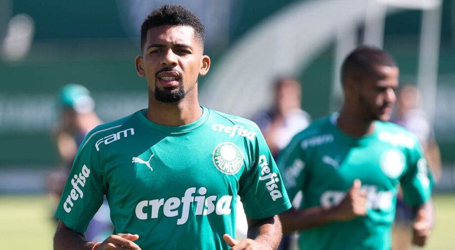 O jogador Matheus Fernandes, da SE Palmeiras, durante treinamento, na Academia de Futebol.