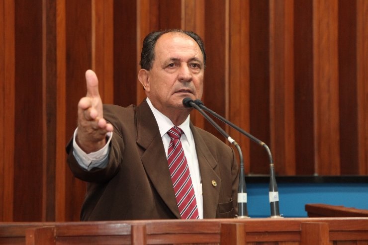 Deputado Zé Teixeira durante atuação parlamentar