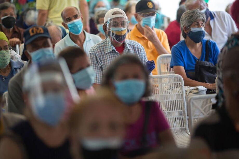 Com 30 milhões de habitantes, Venezuela tem apenas 1,4 milhão de doses, suficiente para imunizar apenas 2,3% da população