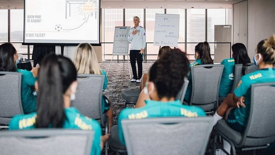 Seleção brasileira faz reunião em preparação para os Jogos Olímpicos