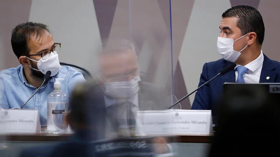 O deputado Luiz Miranda (dir.) e o seu irmao Luis Ricardo Miranda, servidor do Ministério da Saúde