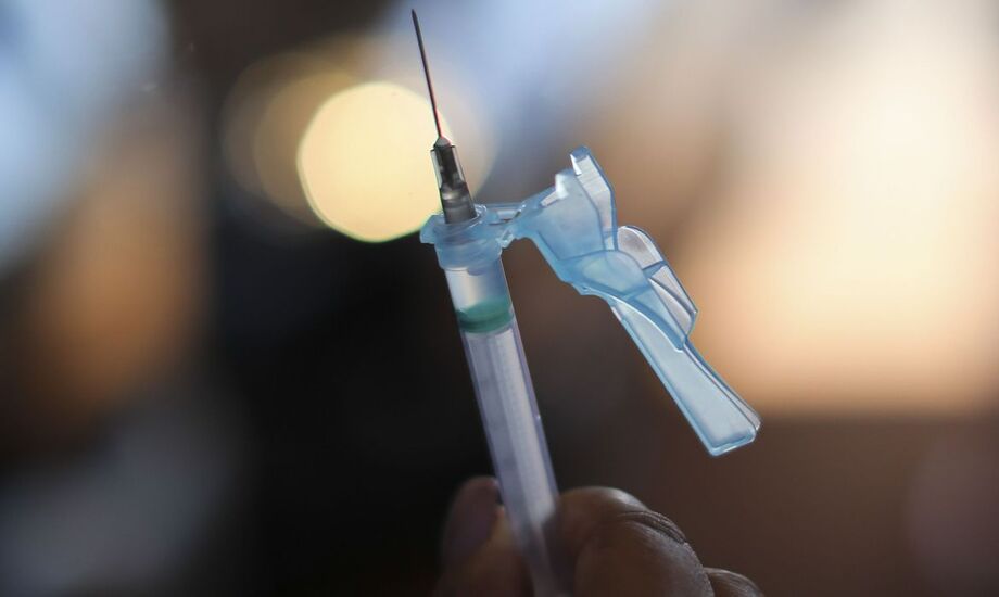 Saúde distribui mais 10 milhões de vacinas para todo o país