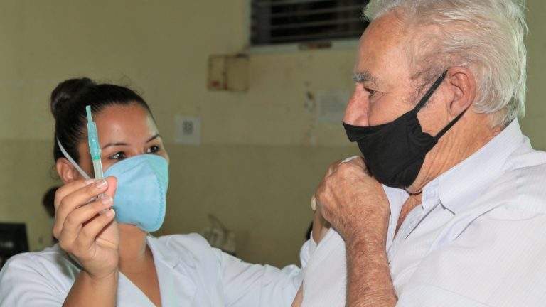 A vacinação contra Influenza continua nesta terça-feira (13) em Campo Grande para toda a população a partir dos seis meses de idade