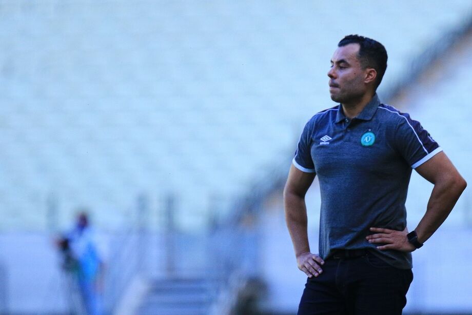 Após nova derrota no Brasileirão, Chapecoense demite o técnico Jair Ventura
