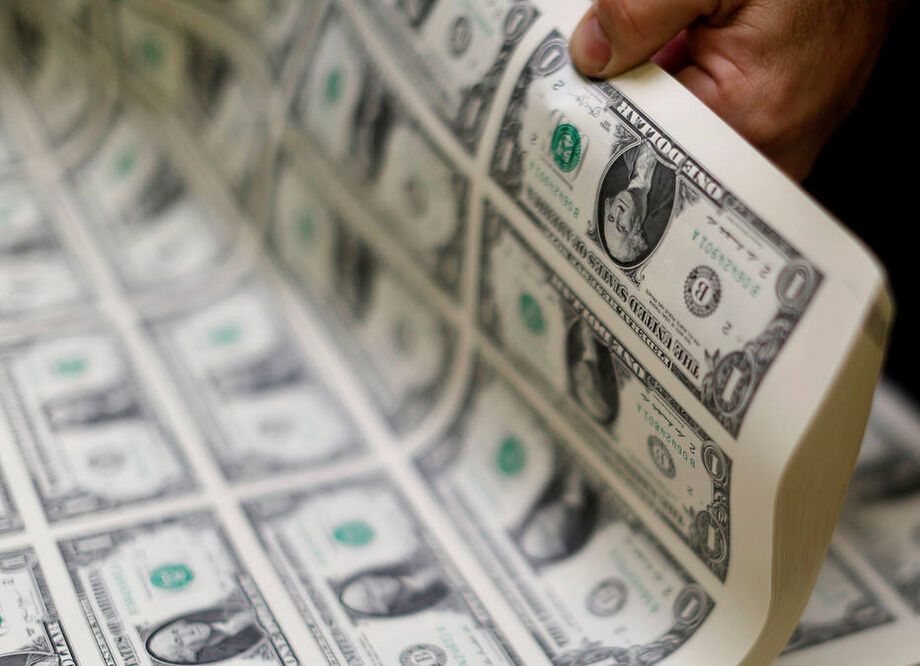 Dólar fecha em leve alta, a R$ 5,3096, com cautela doméstica no radar