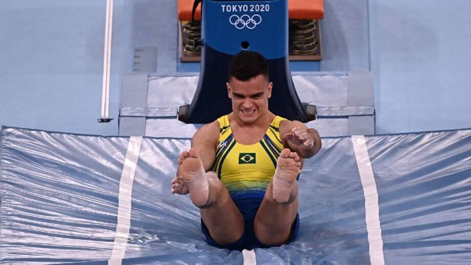Caio Souza terminou a final do salto fora do pódio em Tóquio