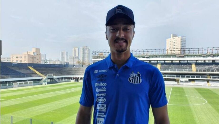 No clube desde os 11 anos, Paulo Mazoti renovou contrato com o Santos até dezembro de 2022