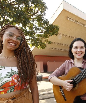 Nária Santos e Laís Fujiyama na Concha