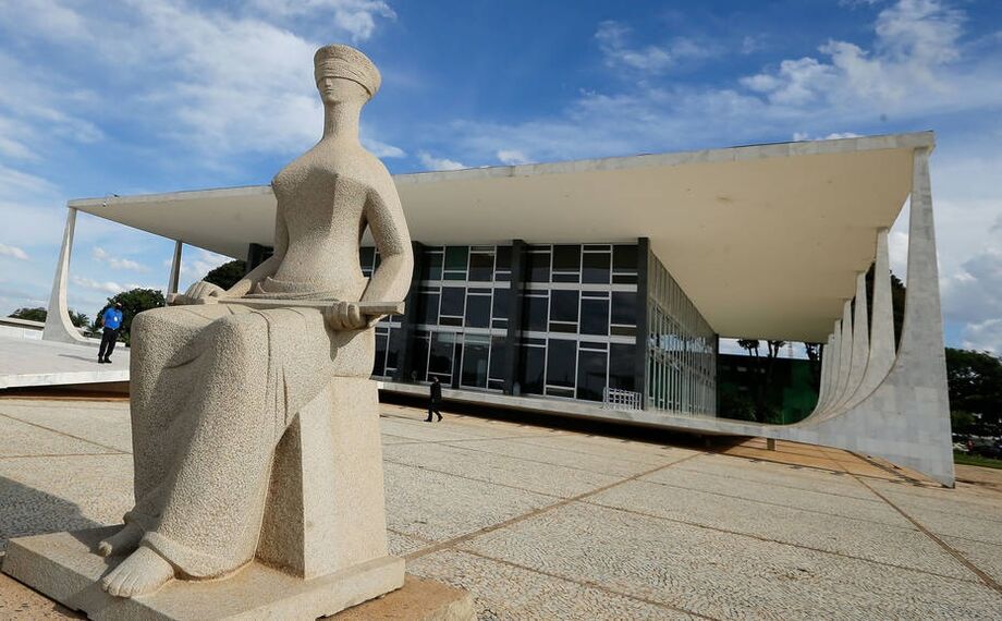 Servidores do Poder Judiciário também ganham mais do que os do Poder Legislativo