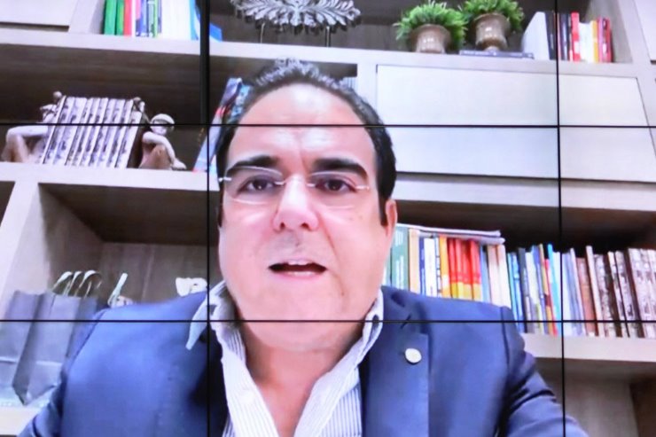 Projeto determina distribuição de máscaras em escolas públicas